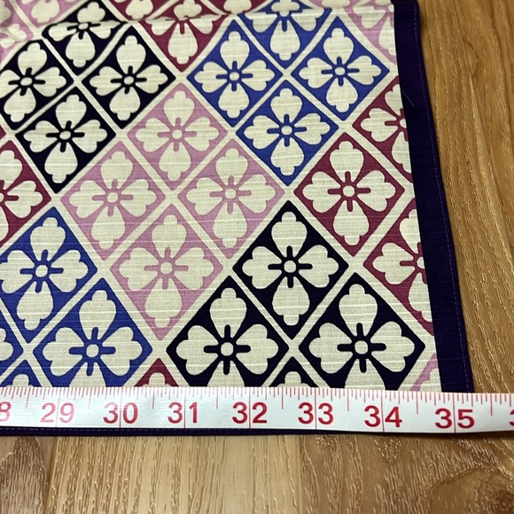 New made in Japan scarf wrap. 35*35 - Picture 4 of 4